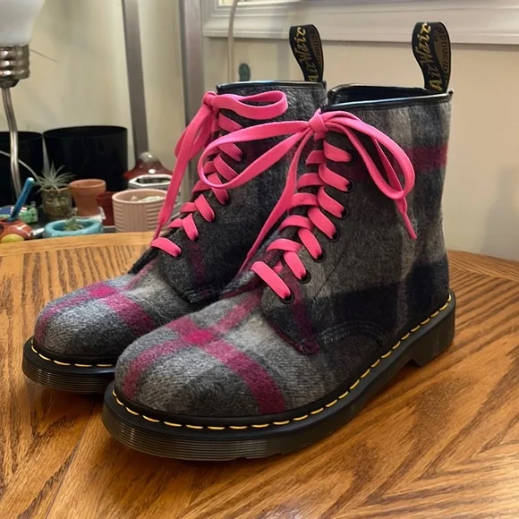 Custom Dr Martens Castel Boots Pink & Gray Plaid Wool Custom Pink Laces Size 10 - Picture 12 of 15